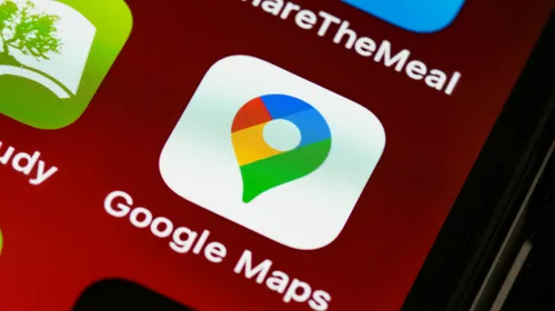 Detailed&nbsp;view&nbsp;of&nbsp;Google&nbsp;Maps&nbsp;app&nbsp;icon&nbsp;on&nbsp;a&nbsp;smartphone&nbsp;screen,&nbsp;showcasing&nbsp;digital&nbsp;navigation&nbsp;technology.