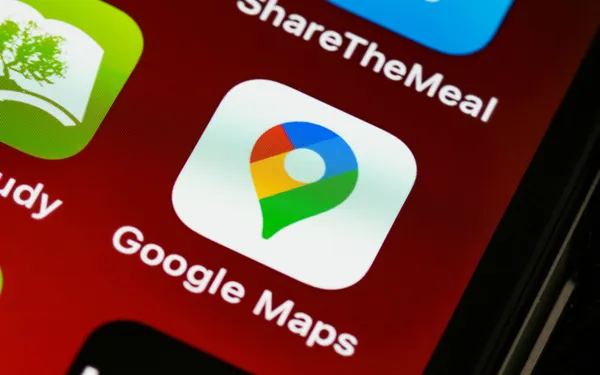 Detailed&nbsp;view&nbsp;of&nbsp;Google&nbsp;Maps&nbsp;app&nbsp;icon&nbsp;on&nbsp;a&nbsp;smartphone&nbsp;screen,&nbsp;showcasing&nbsp;digital&nbsp;navigation&nbsp;technology.