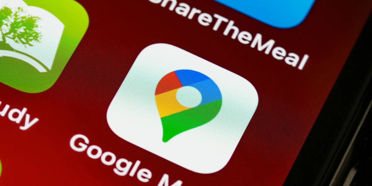 Detailed&nbsp;view&nbsp;of&nbsp;Google&nbsp;Maps&nbsp;app&nbsp;icon&nbsp;on&nbsp;a&nbsp;smartphone&nbsp;screen,&nbsp;showcasing&nbsp;digital&nbsp;navigation&nbsp;technology.