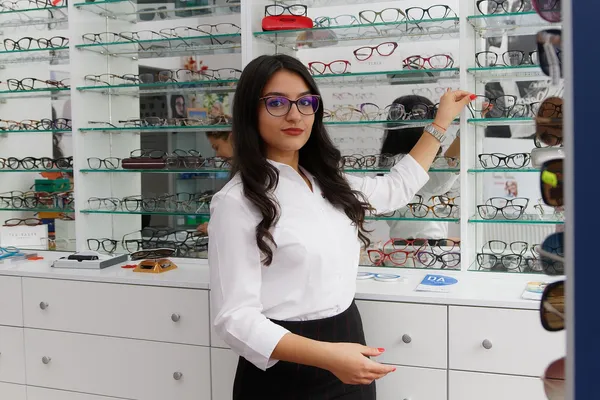eye&nbsp;glasses,&nbsp;glasses,&nbsp;girl,&nbsp;shop,&nbsp;vision,&nbsp;women&nbsp;attractive,&nbsp;eyesight,&nbsp;optometrist,&nbsp;optical,&nbsp;medical,&nbsp;ophthalmology,&nbsp;test,&nbsp;optician,&nbsp;fashion,&nbsp;gray&nbsp;medical,&nbsp;gray&nbsp;shopping,&nbsp;gray&nbsp;shop,&nbsp;gray&nbsp;test,&nbsp;gray&nbsp;vision,&nbsp;optometrist,&nbsp;optometrist,&nbsp;optometrist,&nbsp;optici