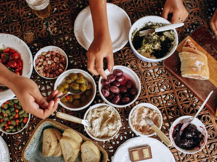 Mediterranean&nbsp;spread&nbsp;with&nbsp;olive&nbsp;oil&nbsp;and&nbsp;vegetables