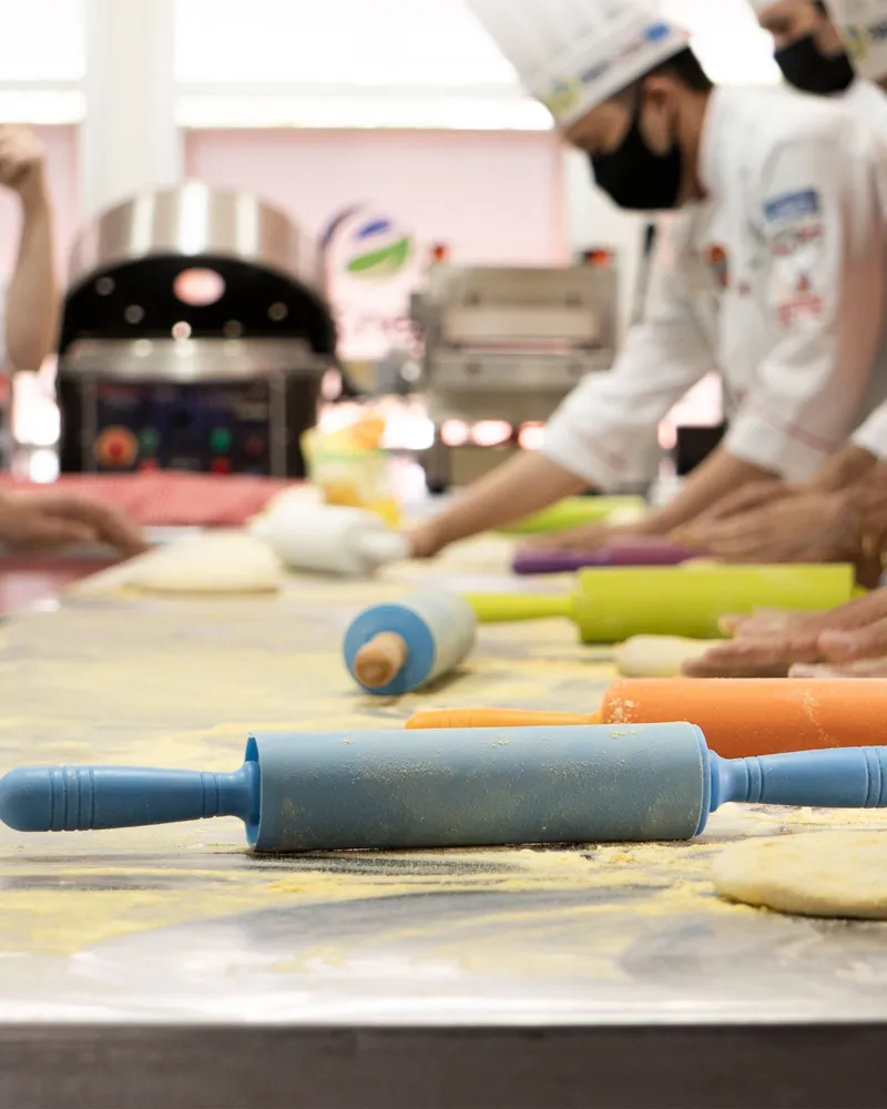 Volunteers&nbsp;preparing&nbsp;meals&nbsp;together&nbsp;in&nbsp;the&nbsp;SciCook&nbsp;kitchen