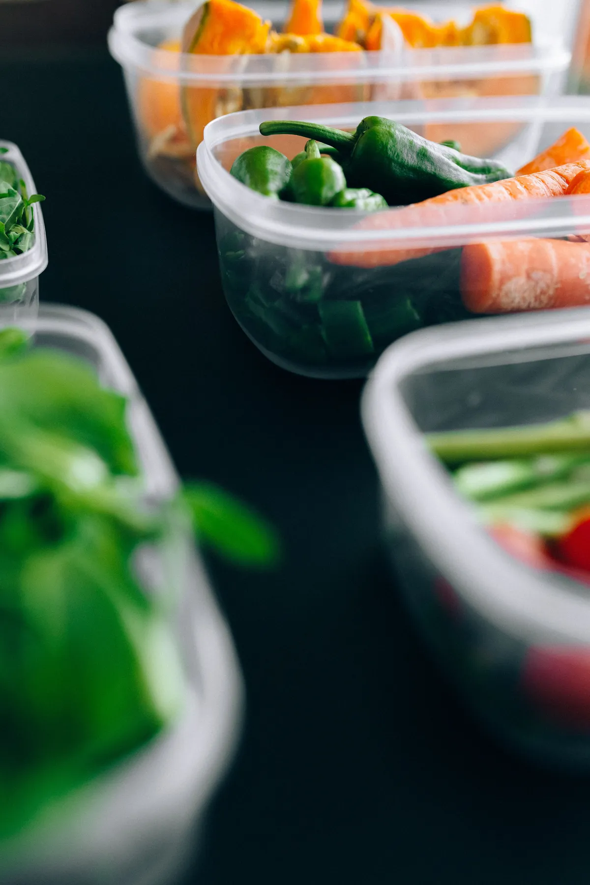 Healthy&nbsp;chef-prepared&nbsp;meals&nbsp;in&nbsp;containers&nbsp;ready&nbsp;for&nbsp;the&nbsp;week