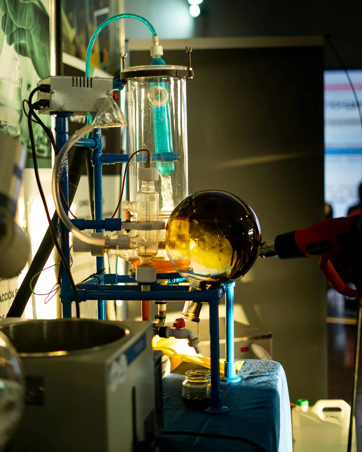 Laboratory glass reactor used for resin process development