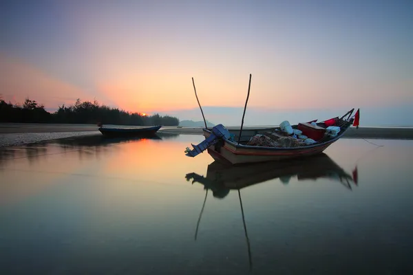 Fishing&nbsp;boats&nbsp;at&nbsp;sunrise
